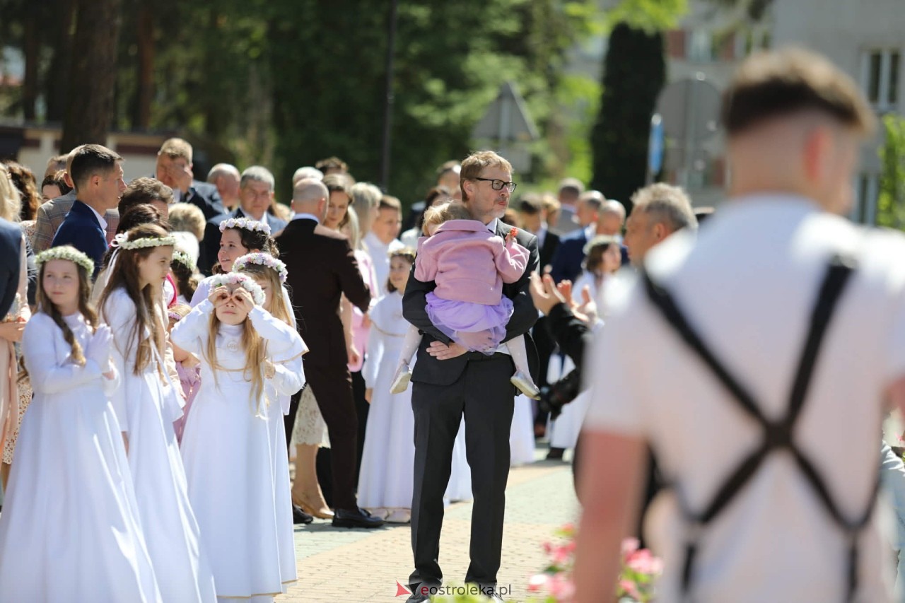 Pierwsza Komunia Święta w parafii pw. Zbawiciela Świata [10.05.2026] - zdjęcie #71 - eOstroleka.pl