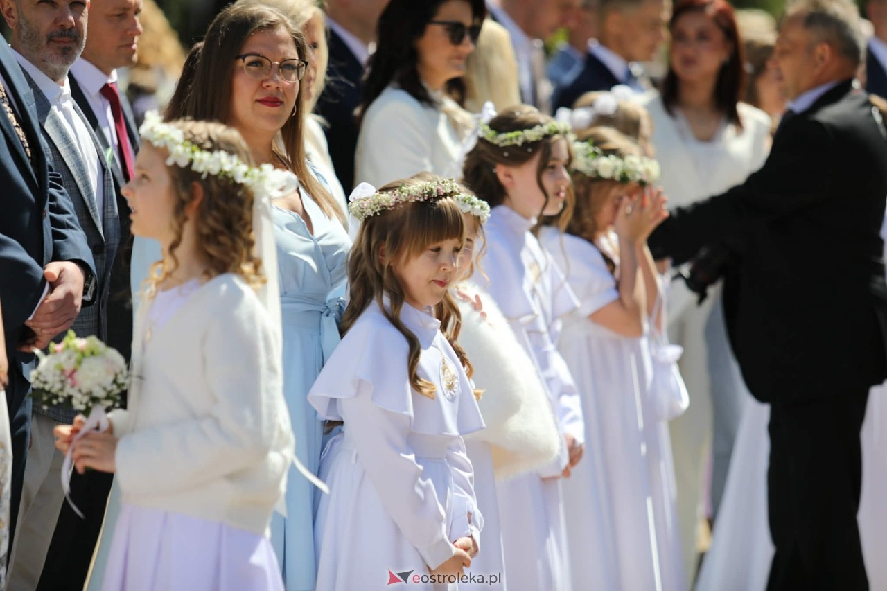Pierwsza Komunia Święta w parafii pw. Zbawiciela Świata [10.05.2026] - zdjęcie #69 - eOstroleka.pl