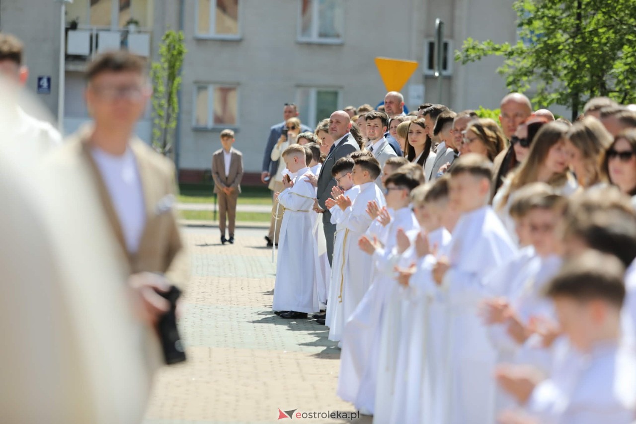 Pierwsza Komunia Święta w parafii pw. Zbawiciela Świata [10.05.2026] - zdjęcie #56 - eOstroleka.pl