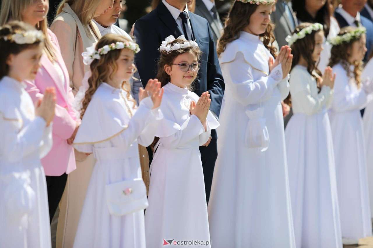 Pierwsza Komunia Święta w parafii pw. Zbawiciela Świata [10.05.2026] - zdjęcie #52 - eOstroleka.pl