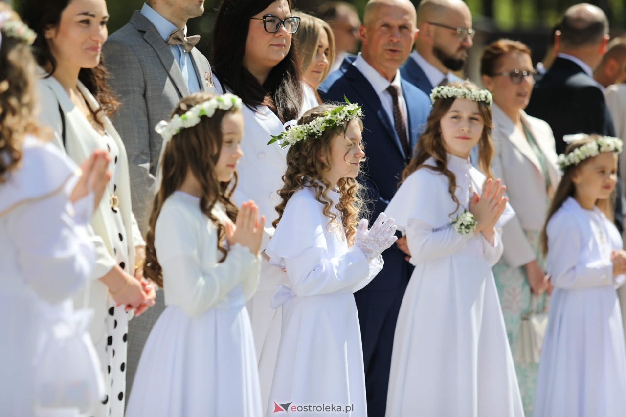 Pierwsza Komunia Święta w parafii pw. Zbawiciela Świata [10.05.2026] - zdjęcie #51 - eOstroleka.pl