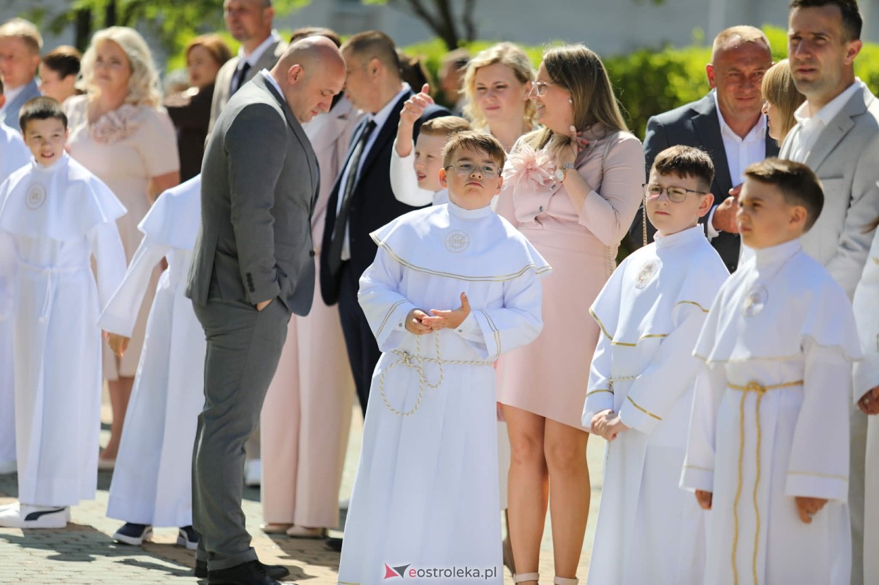Pierwsza Komunia Święta w parafii pw. Zbawiciela Świata [10.05.2026] - zdjęcie #48 - eOstroleka.pl