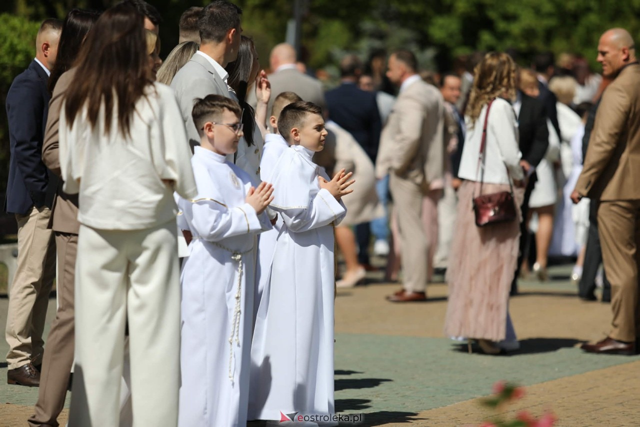 Pierwsza Komunia Święta w parafii pw. Zbawiciela Świata [10.05.2026] - zdjęcie #44 - eOstroleka.pl