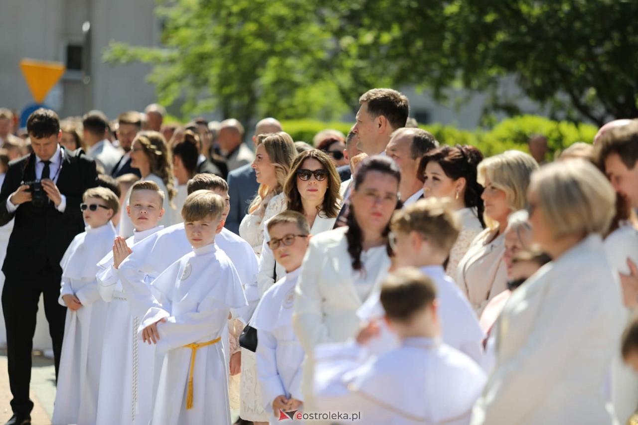 Pierwsza Komunia Święta w parafii pw. Zbawiciela Świata [10.05.2026] - zdjęcie #40 - eOstroleka.pl