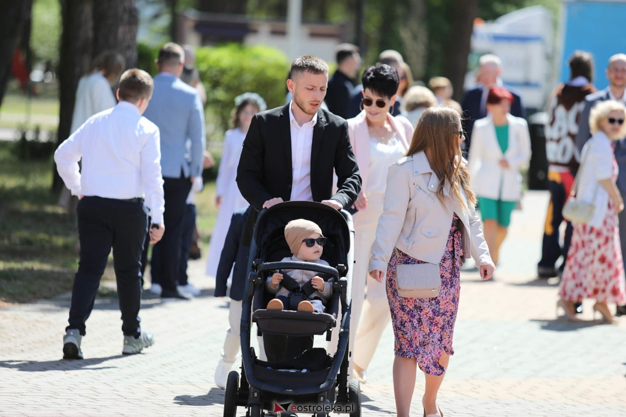 Pierwsza Komunia Święta w parafii pw. Zbawiciela Świata [10.05.2026] - zdjęcie #23 - eOstroleka.pl