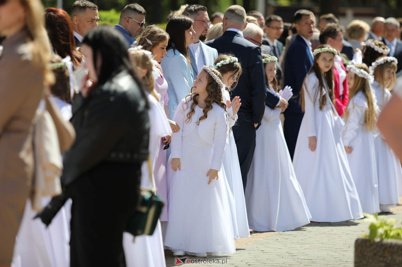 Pierwsza Komunia Święta w parafii pw. Zbawiciela Świata [10.05.2026] - zdjęcie #21 - eOstroleka.pl