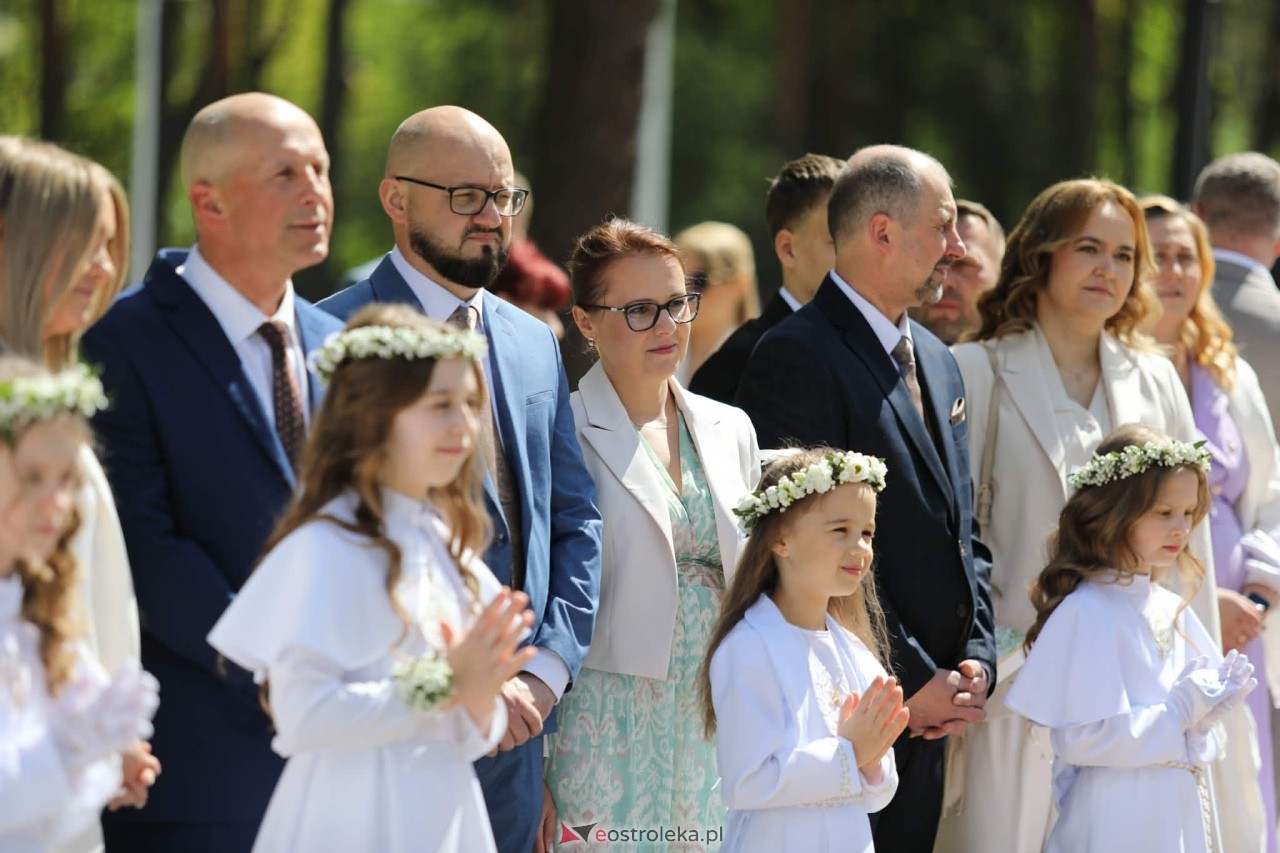 Pierwsza Komunia Święta w parafii pw. Zbawiciela Świata [10.05.2026] - zdjęcie #20 - eOstroleka.pl