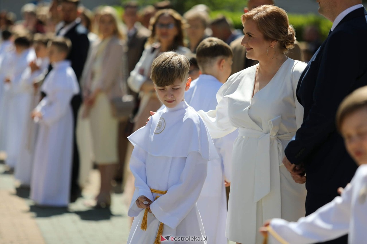 Pierwsza Komunia Święta w parafii pw. Zbawiciela Świata [10.05.2026] - zdjęcie #2 - eOstroleka.pl