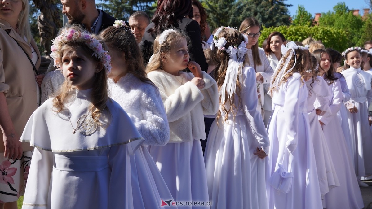 I Komunia Święta w parafii pw. św. Wojciecha w Ostrołęce [10.05.2026] - zdjęcie #32 - eOstroleka.pl