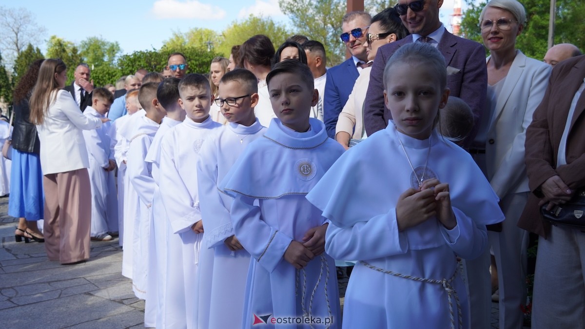 I Komunia Święta w parafii pw. św. Wojciecha w Ostrołęce [10.05.2026] - zdjęcie #27 - eOstroleka.pl