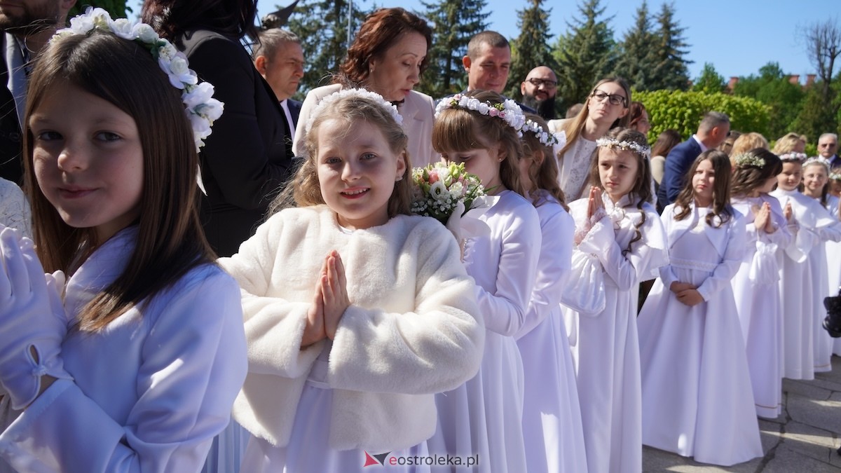 I Komunia Święta w parafii pw. św. Wojciecha w Ostrołęce [10.05.2026] - zdjęcie #21 - eOstroleka.pl