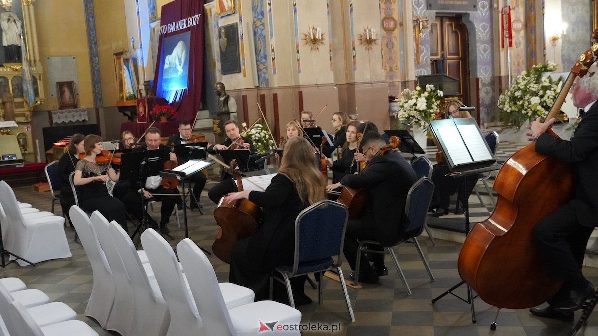 Koncert w kościele w Goworowie Filharmonii Kameralnej im. Witolda Lutosławskiego w Łomży [10.05.2026] - zdjęcie #38 - eOstroleka.pl