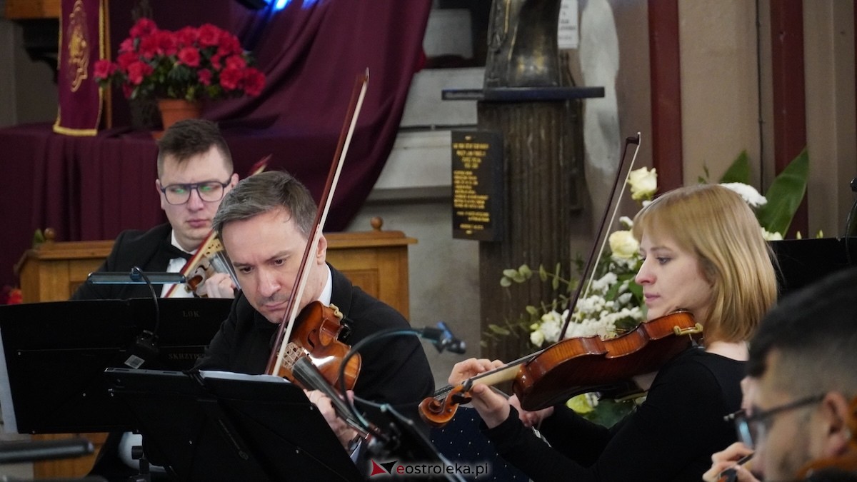 Koncert w kościele w Goworowie Filharmonii Kameralnej im. Witolda Lutosławskiego w Łomży [10.05.2026] - zdjęcie #32 - eOstroleka.pl