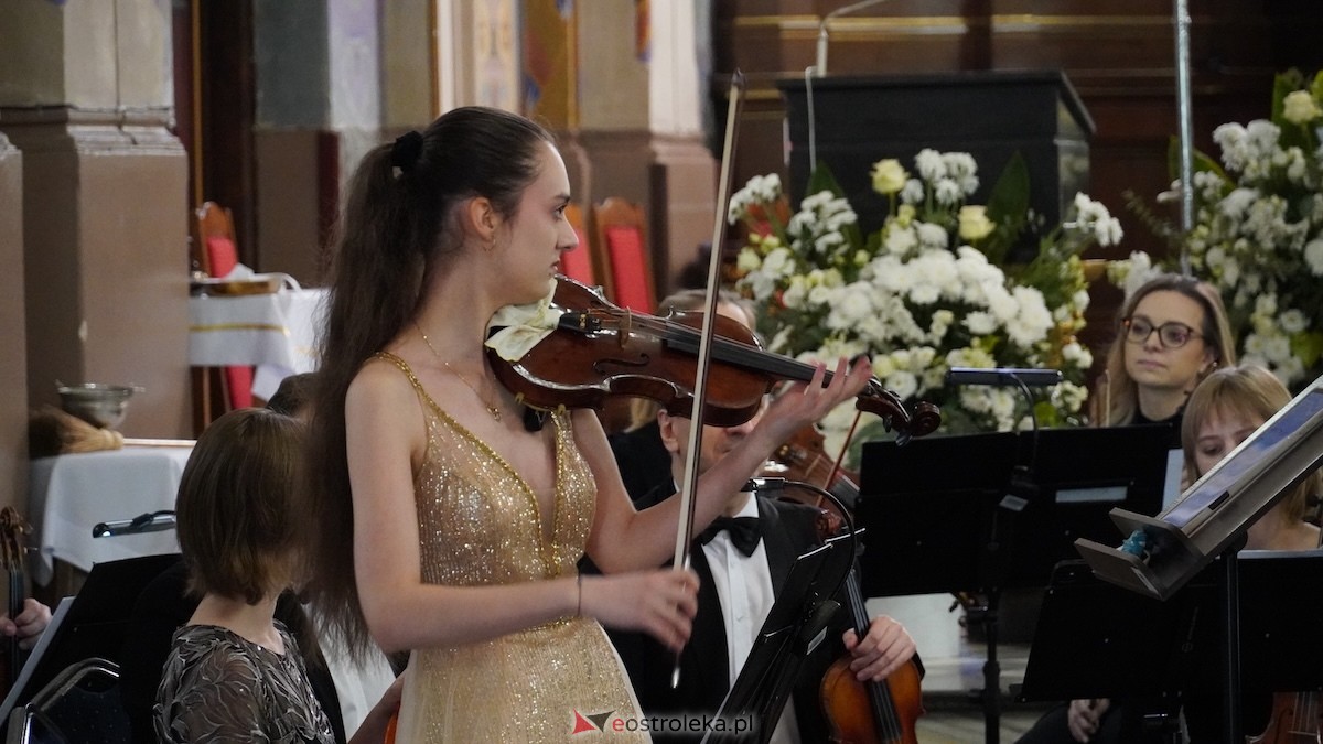 Koncert w kościele w Goworowie Filharmonii Kameralnej im. Witolda Lutosławskiego w Łomży [10.05.2026] - zdjęcie #16 - eOstroleka.pl
