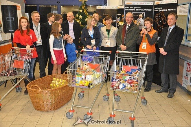 Oficjalne rozpoczęcie zbiórki żywnosci w Ostrołece - zdjęcie #25 - eOstroleka.pl