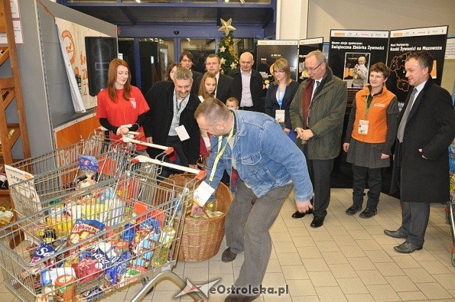 Oficjalne rozpoczęcie zbiórki żywnosci w Ostrołece - zdjęcie #50 - eOstroleka.pl