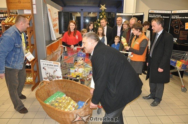 Oficjalne rozpoczęcie zbiórki żywnosci w Ostrołece - zdjęcie #51 - eOstroleka.pl