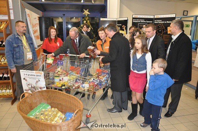 Oficjalne rozpoczęcie zbiórki żywnosci w Ostrołece - zdjęcie #19 - eOstroleka.pl