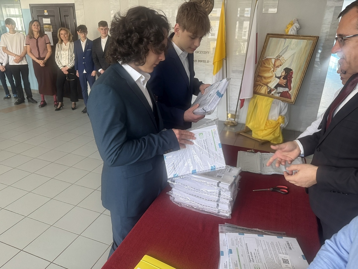 Egzamin ósmoklasisty 2026 - język polski [11.05.2026] - zdjęcie #24 - eOstroleka.pl