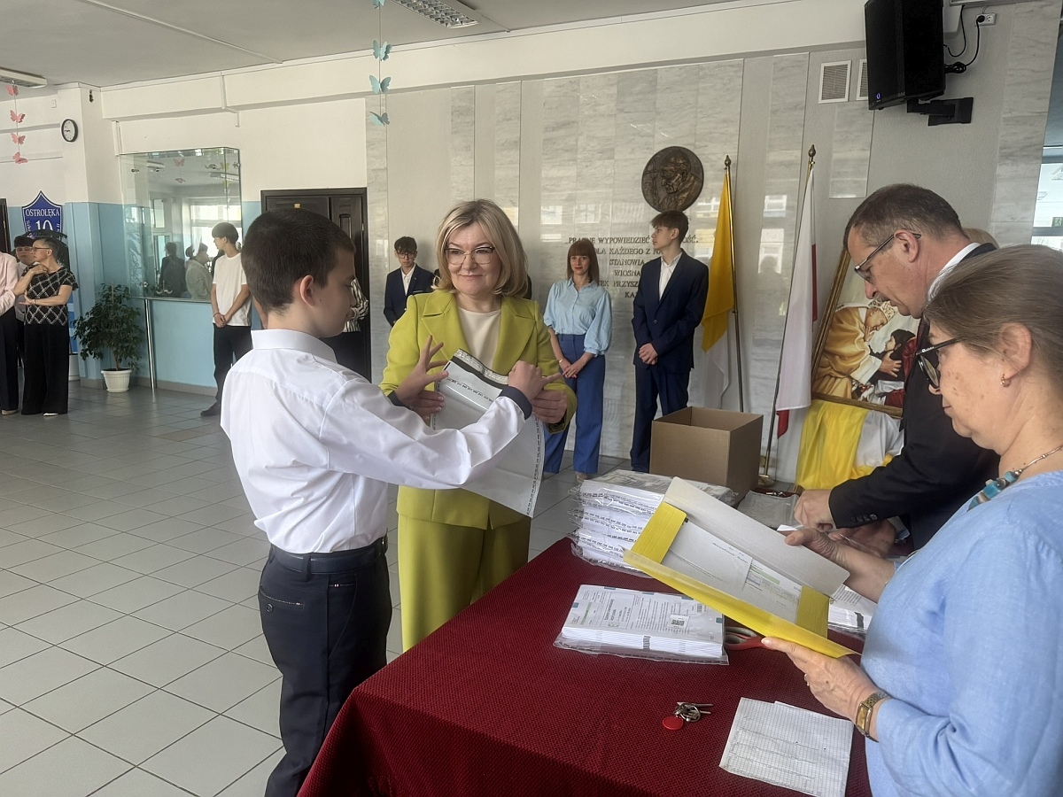 Egzamin ósmoklasisty 2026 - język polski [11.05.2026] - zdjęcie #20 - eOstroleka.pl