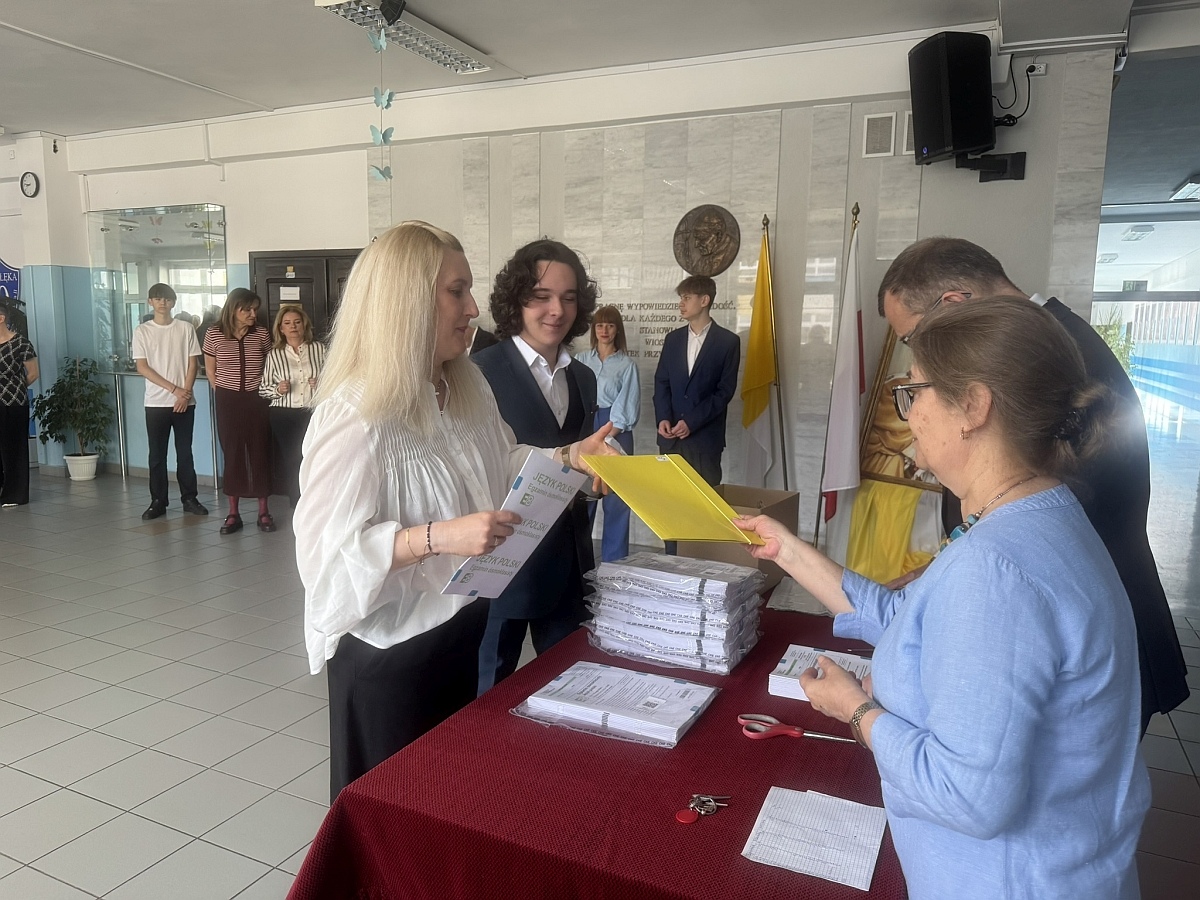 Egzamin ósmoklasisty 2026 - język polski [11.05.2026] - zdjęcie #19 - eOstroleka.pl