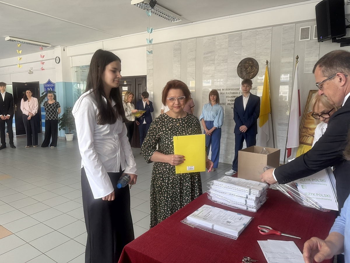 Egzamin ósmoklasisty 2026 - język polski [11.05.2026] - zdjęcie #16 - eOstroleka.pl