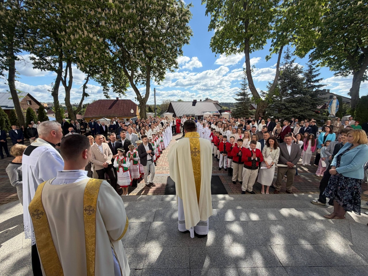 Pierwsza Komunia Święta w Kadzidle [10.05.2026] - zdjęcie #20 - eOstroleka.pl
