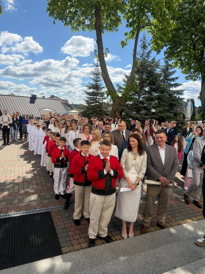 Pierwsza Komunia Święta w Kadzidle [10.05.2026] - zdjęcie #18 - eOstroleka.pl