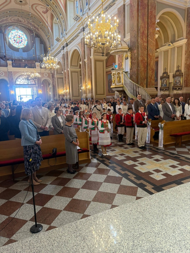Pierwsza Komunia Święta w Kadzidle [10.05.2026] - zdjęcie #17 - eOstroleka.pl
