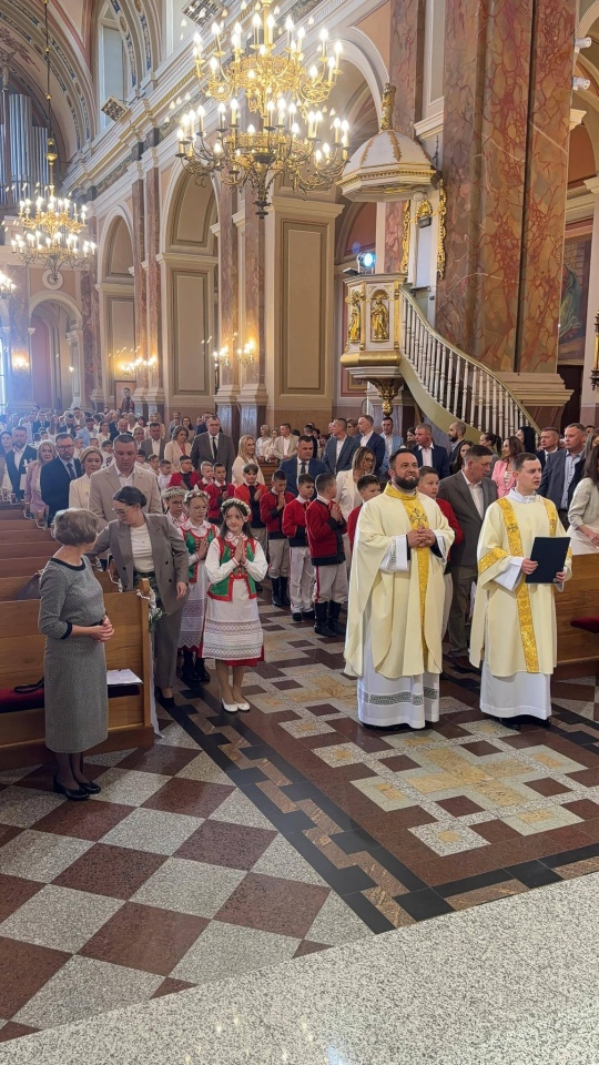 Pierwsza Komunia Święta w Kadzidle [10.05.2026] - zdjęcie #13 - eOstroleka.pl