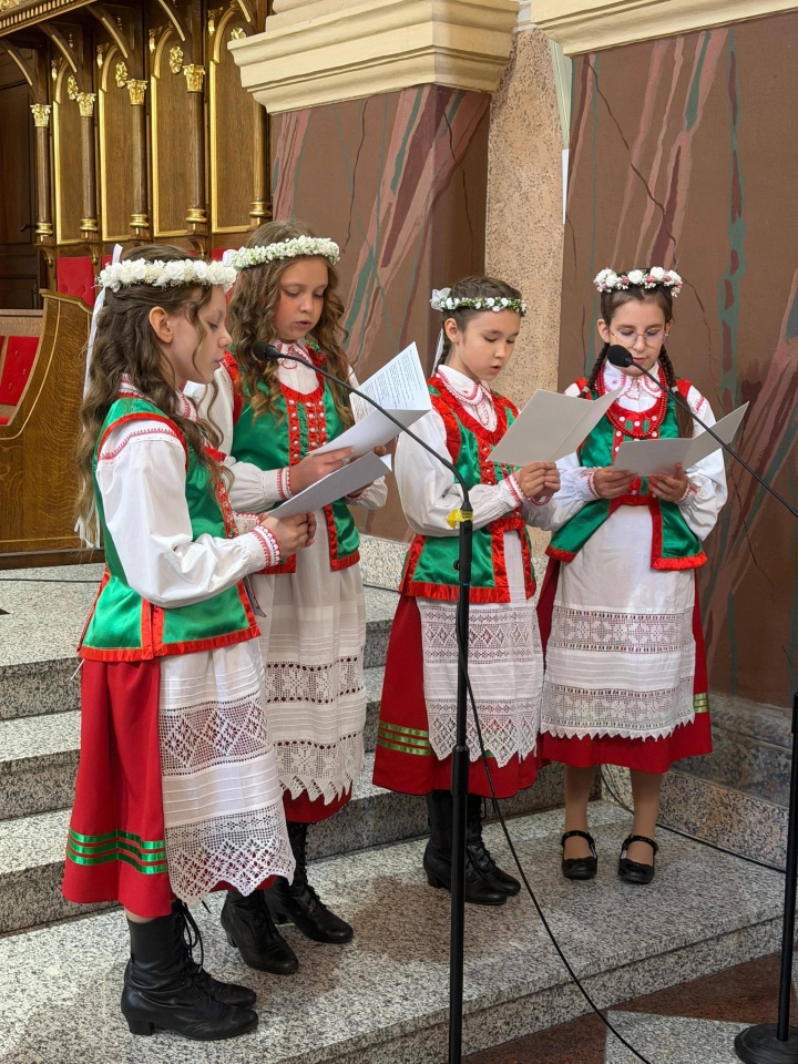 Pierwsza Komunia Święta w Kadzidle [10.05.2026] - zdjęcie #10 - eOstroleka.pl
