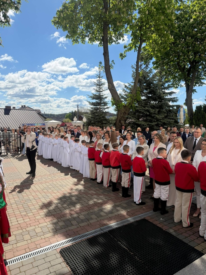 Pierwsza Komunia Święta w Kadzidle [10.05.2026] - zdjęcie #2 - eOstroleka.pl
