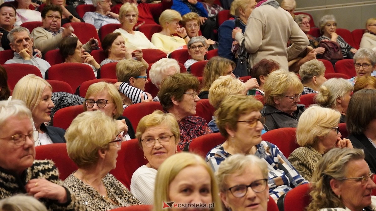 Koncert z okazji Dnia Matki Całuję Twoją dłoń w OCK [11.05.2026] - zdjęcie #71 - eOstroleka.pl