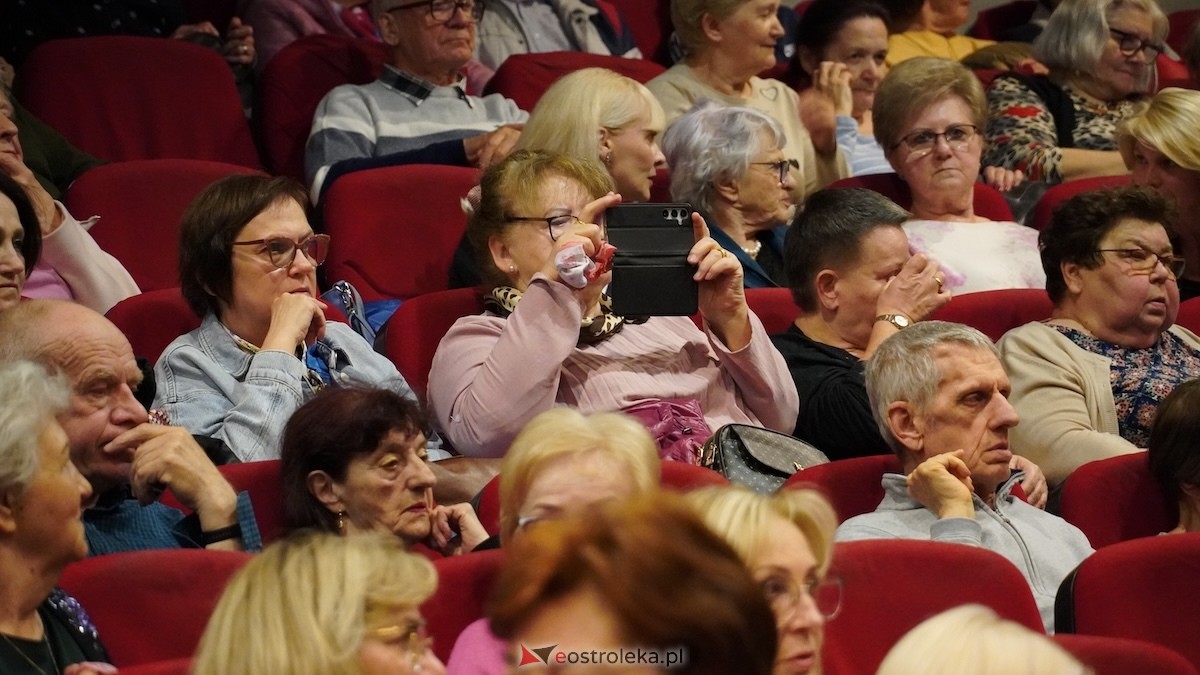 Koncert z okazji Dnia Matki Całuję Twoją dłoń w OCK [11.05.2026] - zdjęcie #70 - eOstroleka.pl