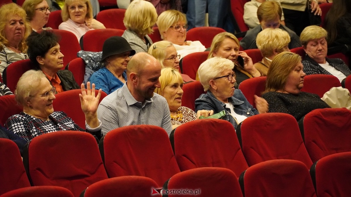 Koncert z okazji Dnia Matki Całuję Twoją dłoń w OCK [11.05.2026] - zdjęcie #60 - eOstroleka.pl