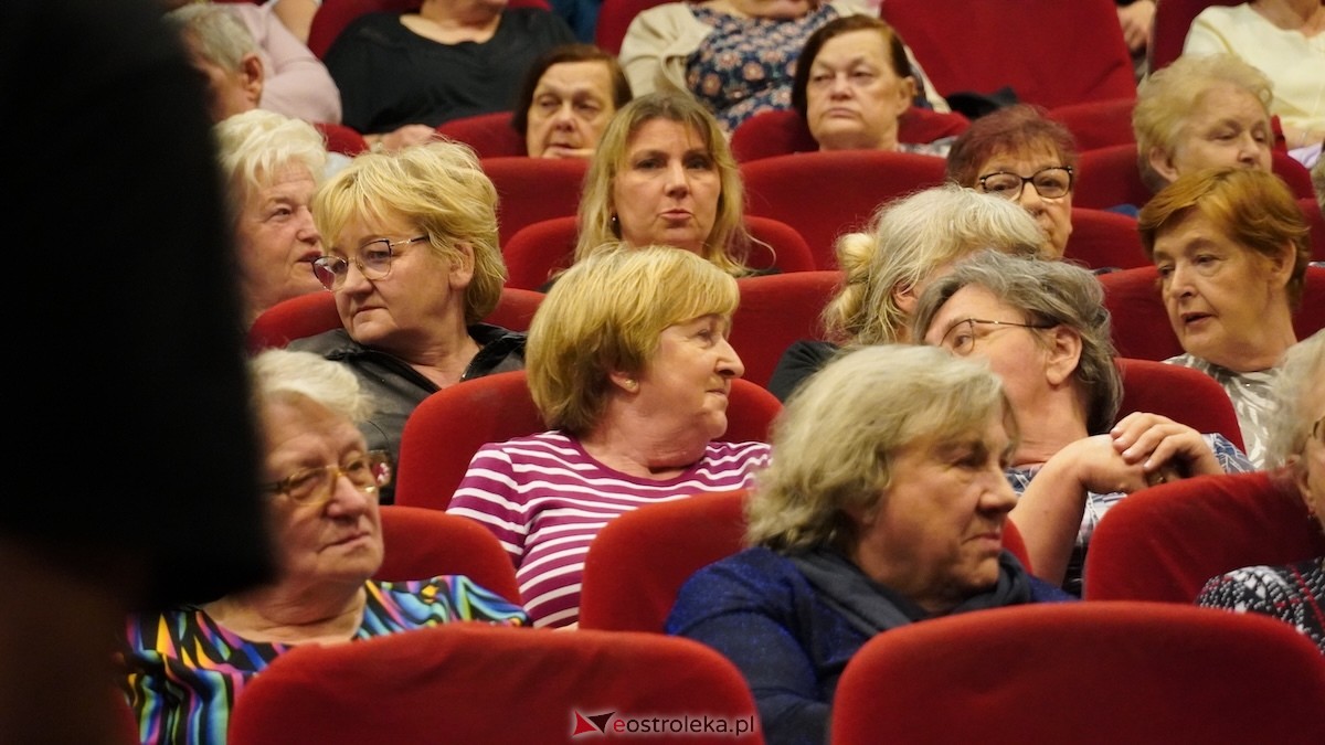 Koncert z okazji Dnia Matki Całuję Twoją dłoń w OCK [11.05.2026] - zdjęcie #54 - eOstroleka.pl