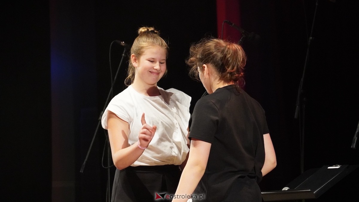 Koncert z okazji Dnia Matki Całuję Twoją dłoń w OCK [11.05.2026] - zdjęcie #43 - eOstroleka.pl