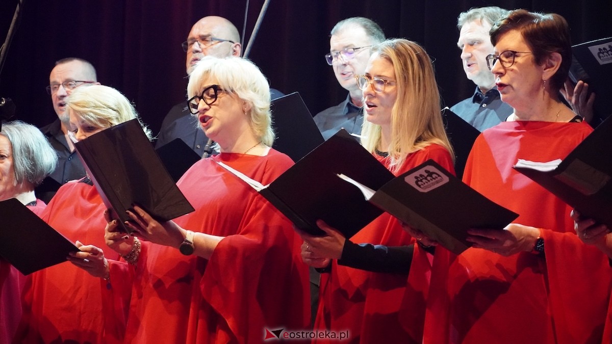 Koncert z okazji Dnia Matki Całuję Twoją dłoń w OCK [11.05.2026] - zdjęcie #31 - eOstroleka.pl