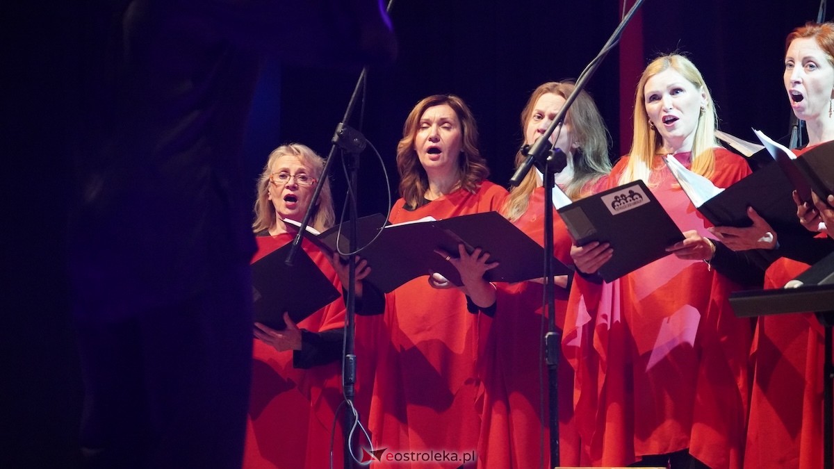 Koncert z okazji Dnia Matki Całuję Twoją dłoń w OCK [11.05.2026] - zdjęcie #29 - eOstroleka.pl