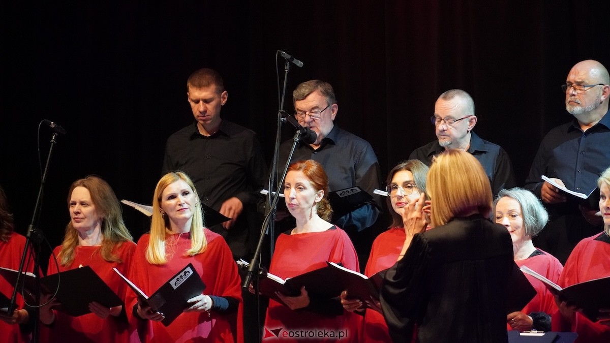 Koncert z okazji Dnia Matki Całuję Twoją dłoń w OCK [11.05.2026] - zdjęcie #26 - eOstroleka.pl