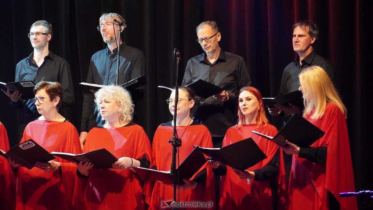 Koncert z okazji Dnia Matki Całuję Twoją dłoń w OCK [11.05.2026] - zdjęcie #24 - eOstroleka.pl