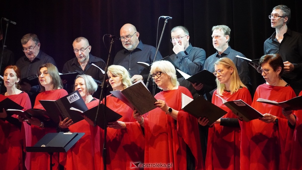 Koncert z okazji Dnia Matki Całuję Twoją dłoń w OCK [11.05.2026] - zdjęcie #22 - eOstroleka.pl