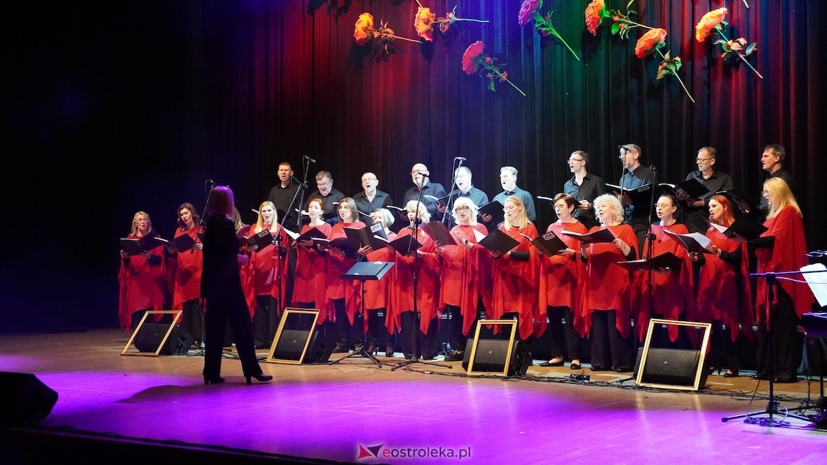 Koncert z okazji Dnia Matki Całuję Twoją dłoń w OCK [11.05.2026] - zdjęcie #21 - eOstroleka.pl