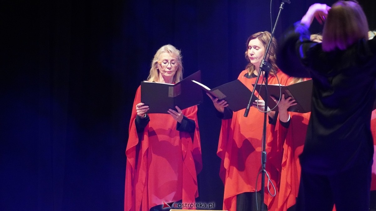 Koncert z okazji Dnia Matki Całuję Twoją dłoń w OCK [11.05.2026] - zdjęcie #20 - eOstroleka.pl