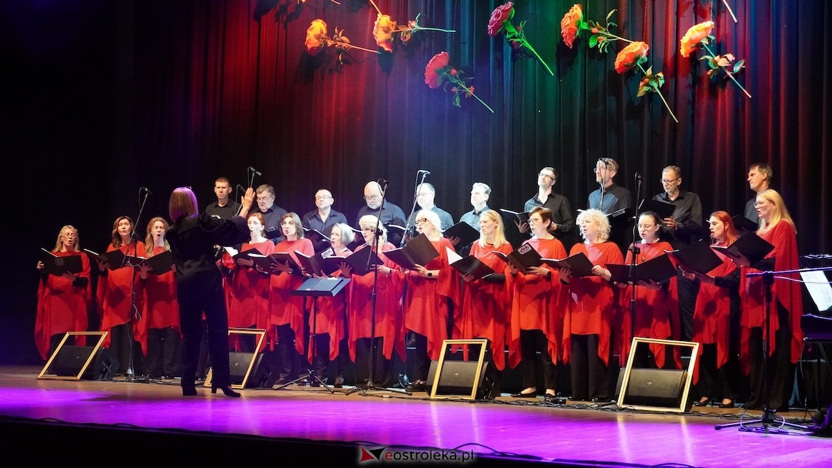 Koncert z okazji Dnia Matki Całuję Twoją dłoń w OCK [11.05.2026] - zdjęcie #18 - eOstroleka.pl