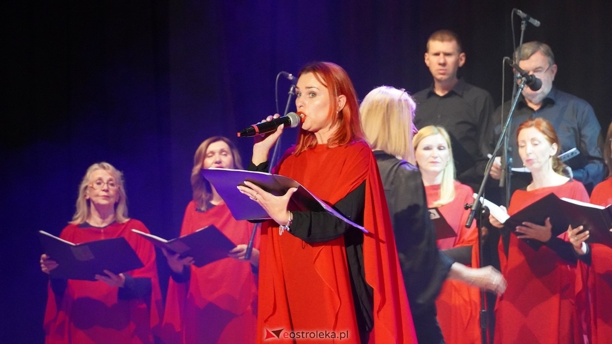 Koncert z okazji Dnia Matki Całuję Twoją dłoń w OCK [11.05.2026] - zdjęcie #13 - eOstroleka.pl