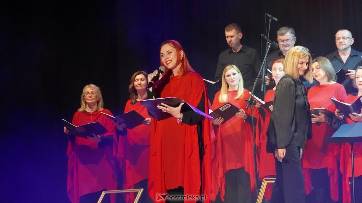 Koncert z okazji Dnia Matki Całuję Twoją dłoń w OCK [11.05.2026] - zdjęcie #12 - eOstroleka.pl