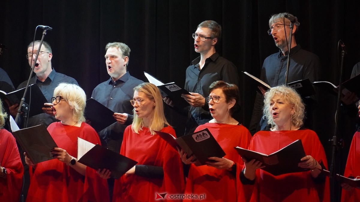 Koncert z okazji Dnia Matki Całuję Twoją dłoń w OCK [11.05.2026] - zdjęcie #9 - eOstroleka.pl