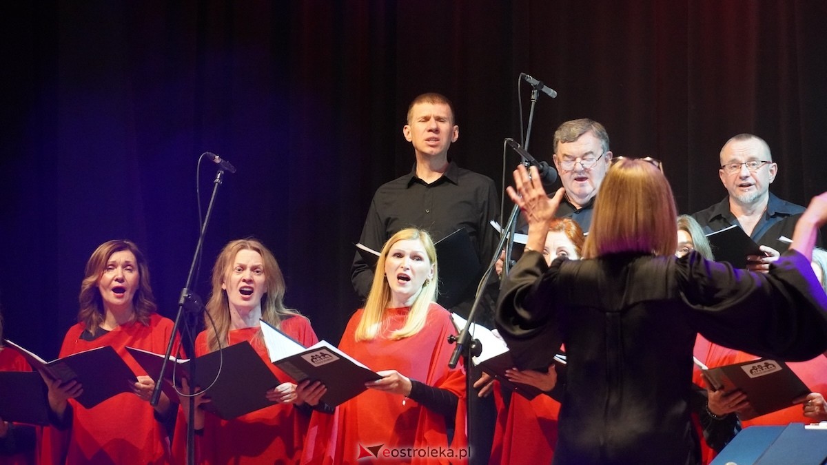 Koncert z okazji Dnia Matki Całuję Twoją dłoń w OCK [11.05.2026] - zdjęcie #8 - eOstroleka.pl