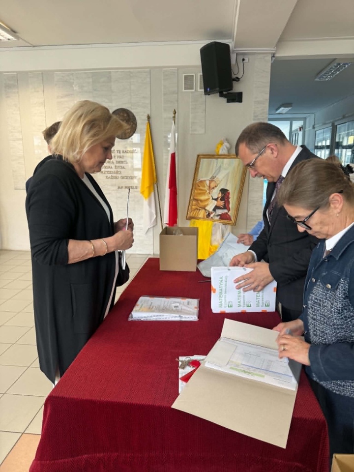 Egzamin ósmoklasisty 2026 - matematyka [12.05.2026] - zdjęcie #6 - eOstroleka.pl